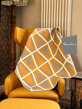 Load image into Gallery viewer, Quilt Pattern PDF || Urban Facade Quilt